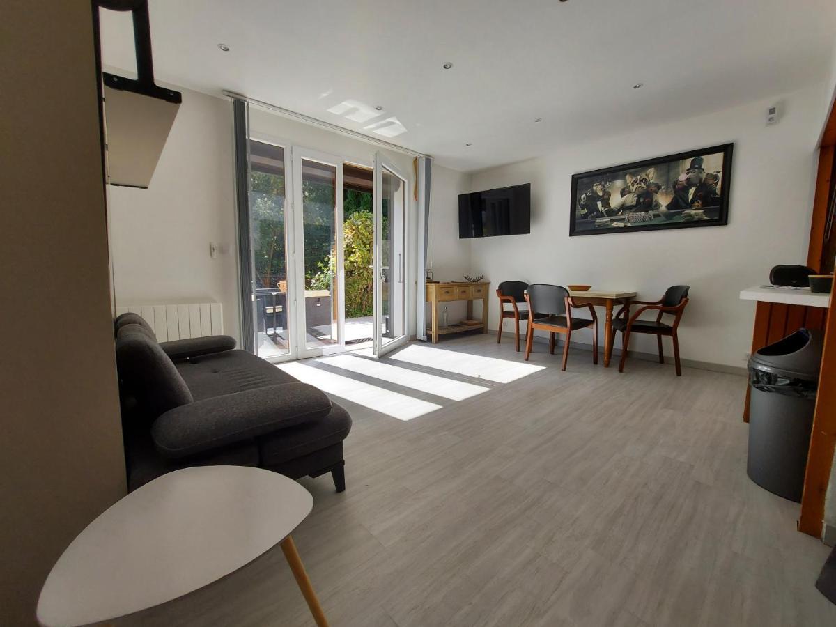 Centre St Jorioz : Charmant Et Spacieux Studio Avec Terrasse Et Jardin Privatif Saint-Jorioz Kültér fotó