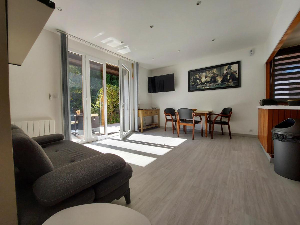 Centre St Jorioz : Charmant Et Spacieux Studio Avec Terrasse Et Jardin Privatif Saint-Jorioz Kültér fotó
